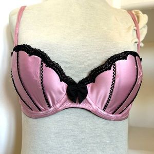 Victoria’s Secret clamshell bra-NWT